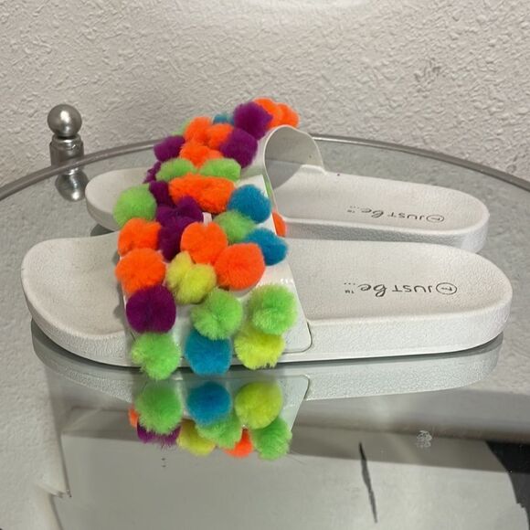 Just be…DIY neon/white Pom Pom slides size 7 NEW - Picture 3 of 6